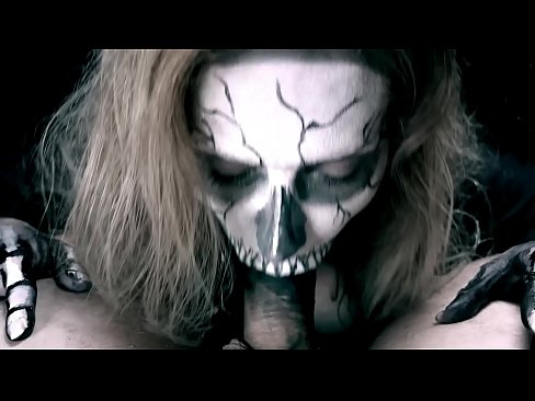 ❤️ Demoniczna dziewczyna ssąca kutasa swoimi czarnymi ustami i połykająca spermę. Super sex at pl.porngameshub.ru